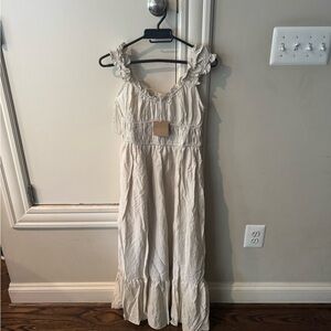 Elegant Cream Ruffle Dress - Blu Pepper size small